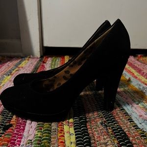 black felt heels